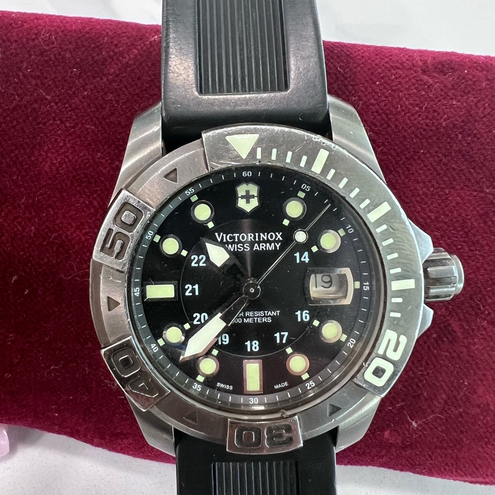 VICTORINOX Dive Master 500 Watch, Quartz, Analog, Rubber, Black